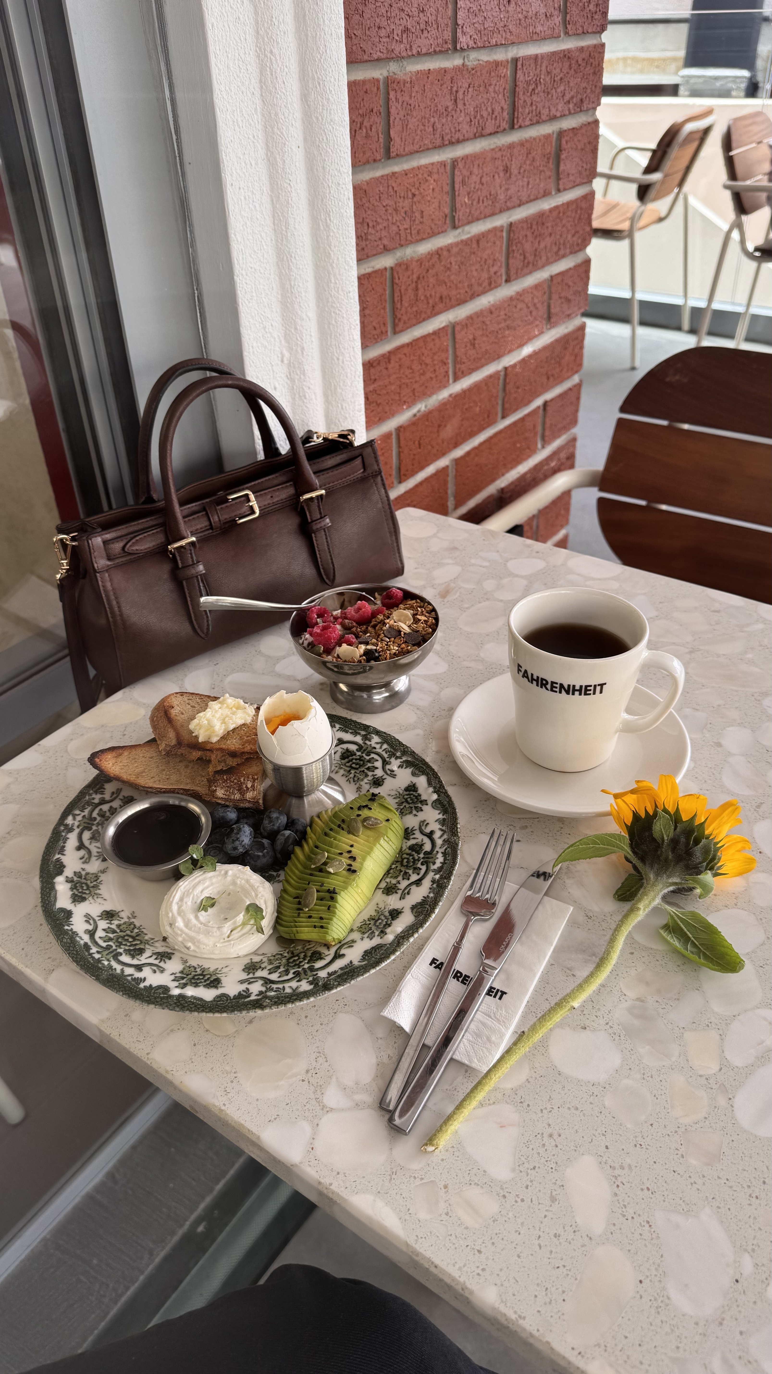 BREAKFAST ROYALE