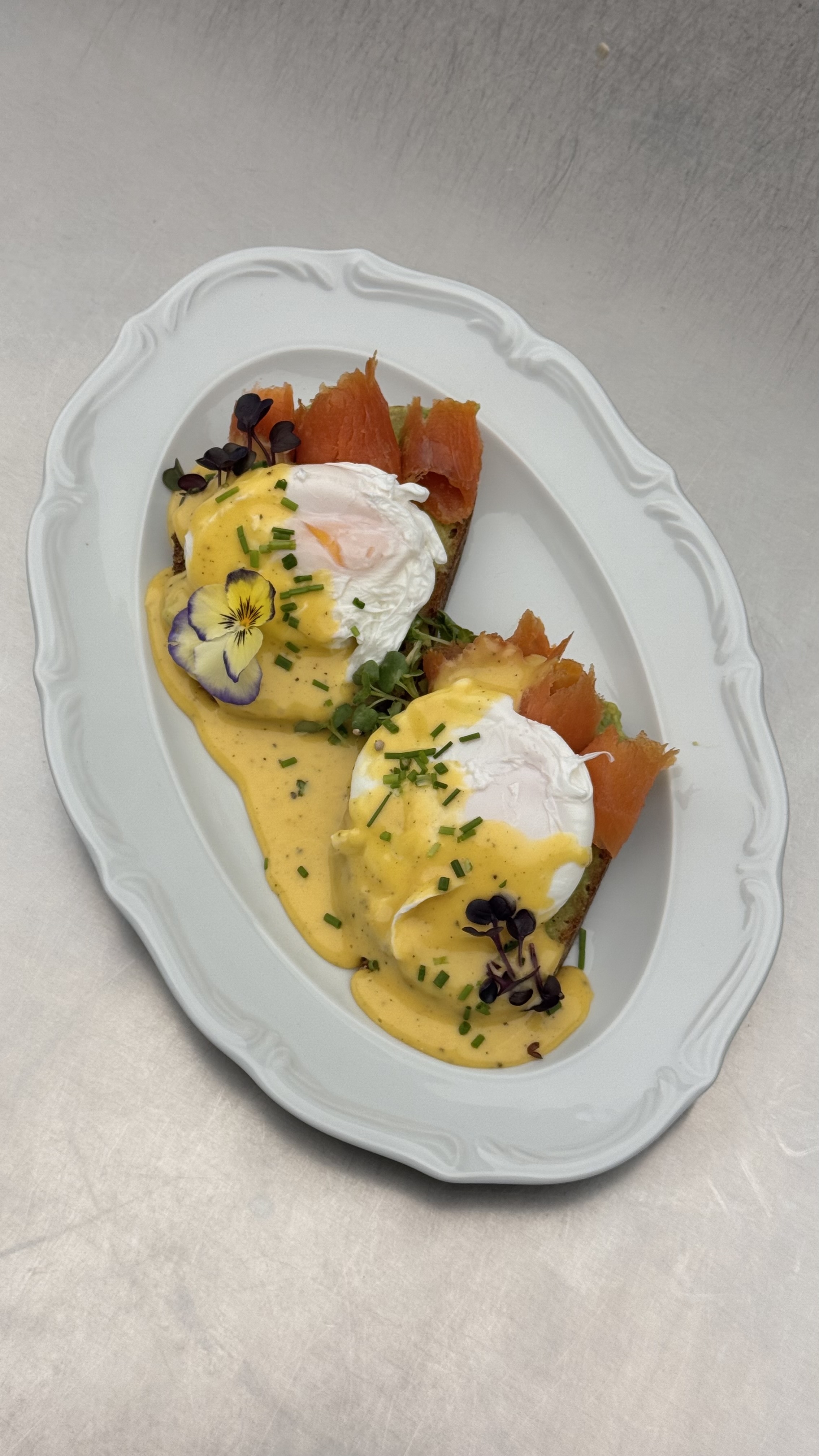 EGG BENEDICT ROYALE